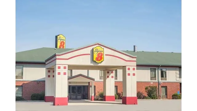 Super 8 by Wyndham Grayson