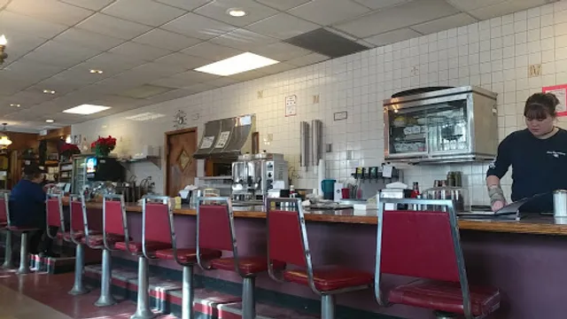 Trainer's Midway Diner & Family Restaurant