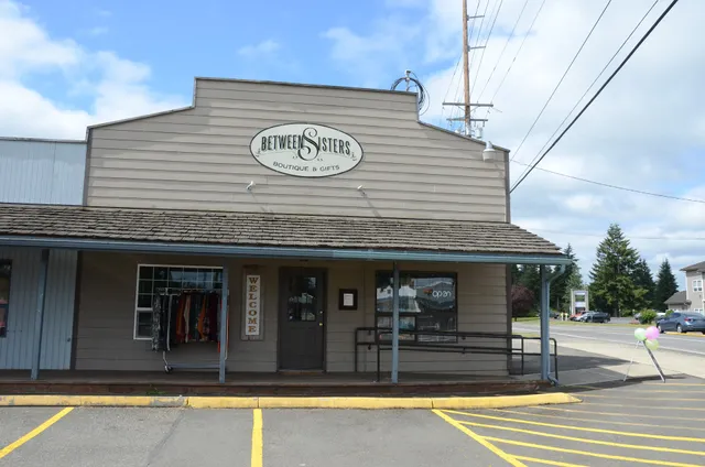 Between Sisters Boutique & Gifts