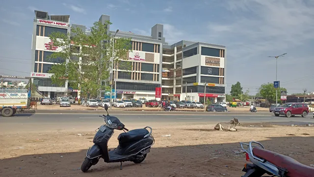 Townhouse The Grand White