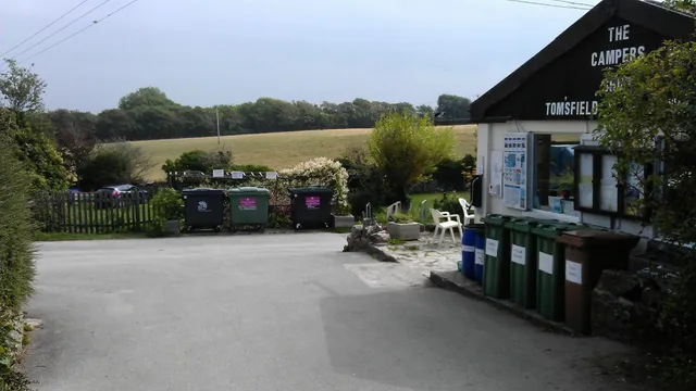 Tom's Field Camp Site & Shop