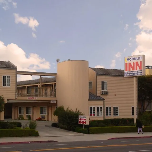 Moonlite Inn Hotel