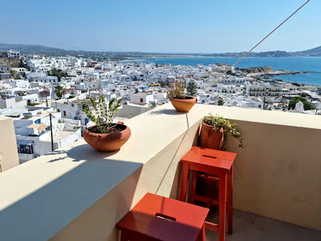 AVATON 1739 - Coffee & Wine Roof