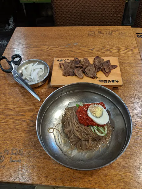 육쌈냉면