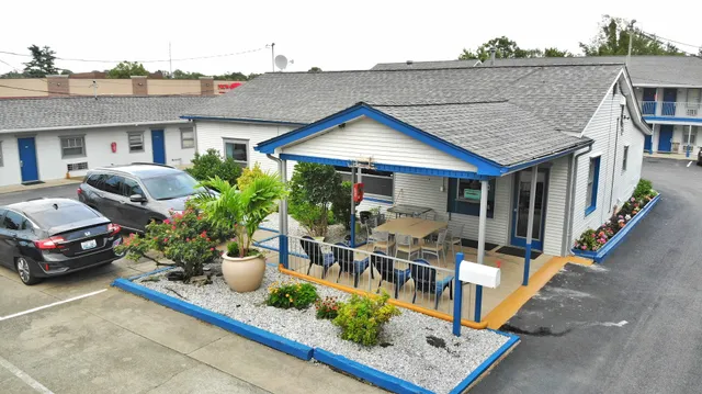 Travelers Inn & Suites