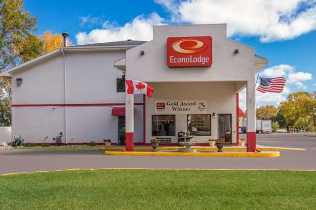 Econo Lodge Grand Forks near University