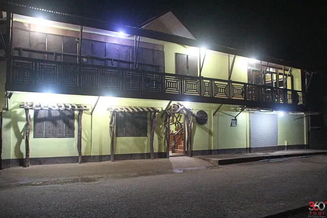 Luis Bay Travellers Lodge