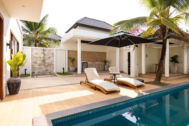 Ream YoHo Resort (Turn right 900m)