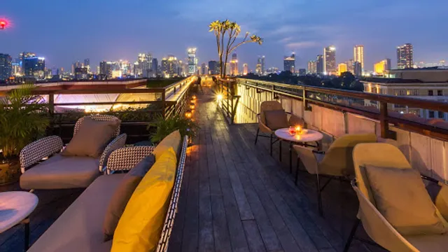 La Vue Rooftop Bar