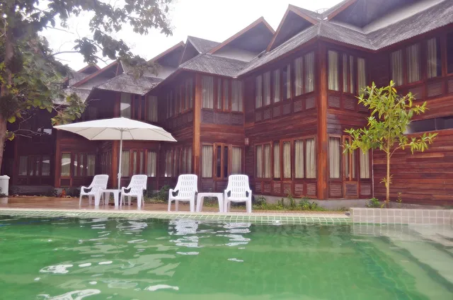 เฮือนคำฟ้า รีสอร์ท