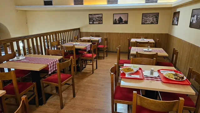 Piggy Fanny Restaurant & Cafe