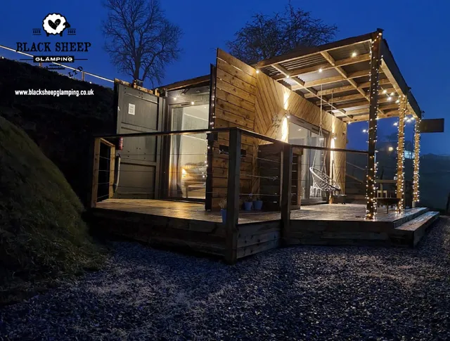 Black Ewe Glamping - Hot Tub Self Catering Glamping Wales