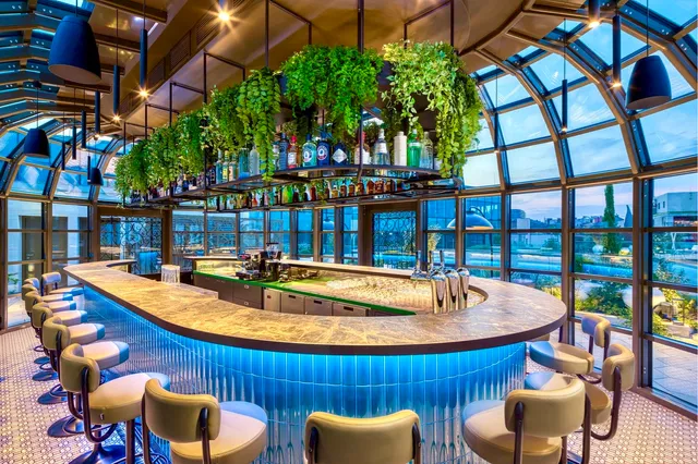 feNNen Skybar – Kimpton BEM Budapest