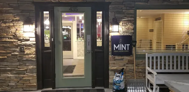 MINT, INDIAN LAKESIDE DINING & BAR