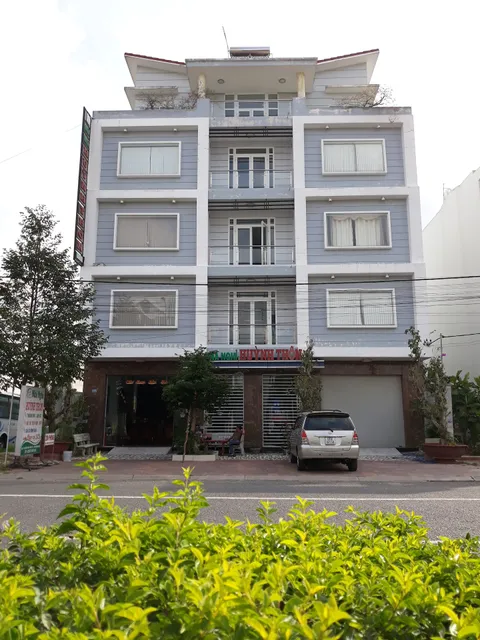 Khách sạn Huỳnh Thôn