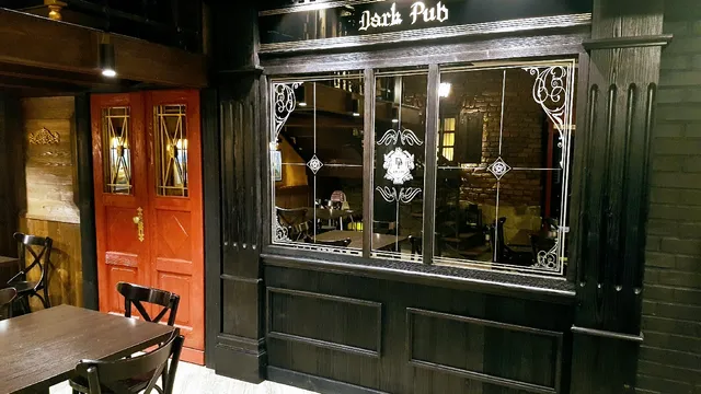 Dark Pub Restaurant & Motel
