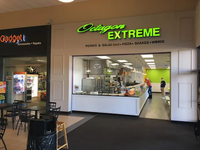 Octagon Extreme Cafe