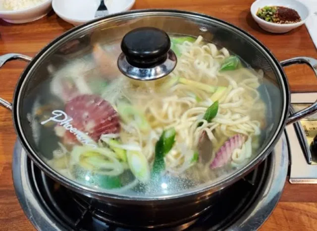 청라홍두깨손칼국수