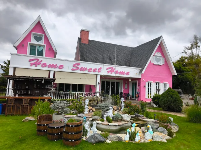 โฮม สวีท โฮม รีสอร์ท