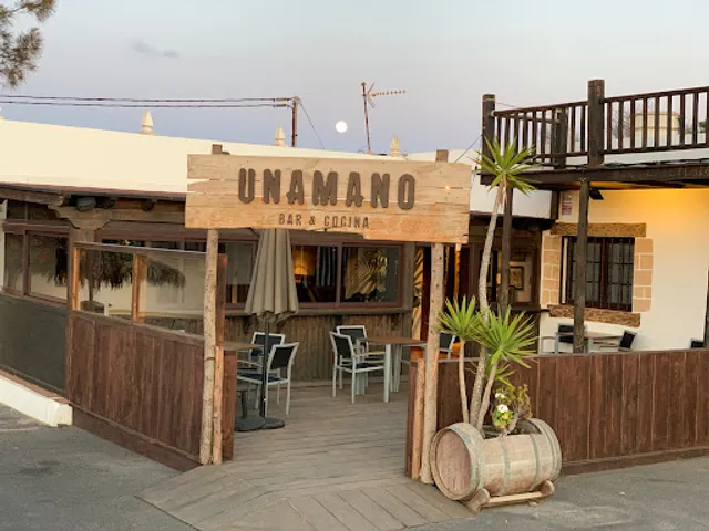 Unamano Bar & Cocina