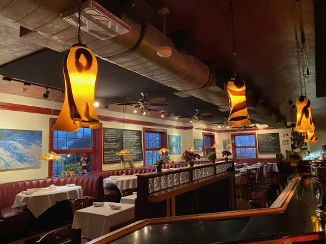 Del Mar Bar & Bistro