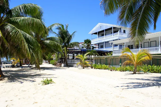 San Pedro Holiday Hotel