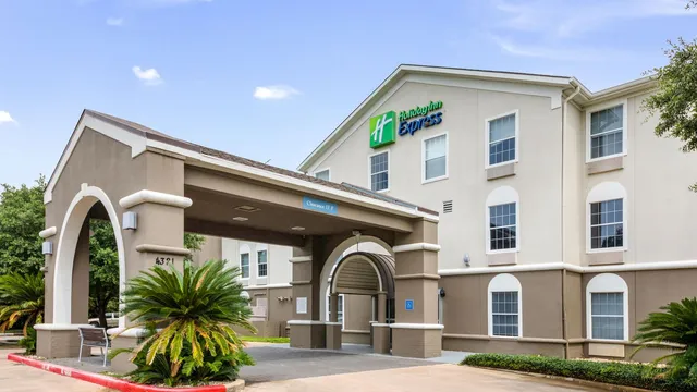 Holiday Inn Express & Suites Columbus by IHG
