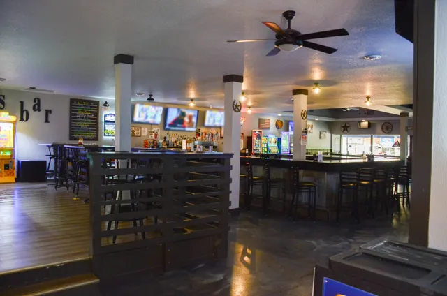 Shotzy’s Country Rock Bar