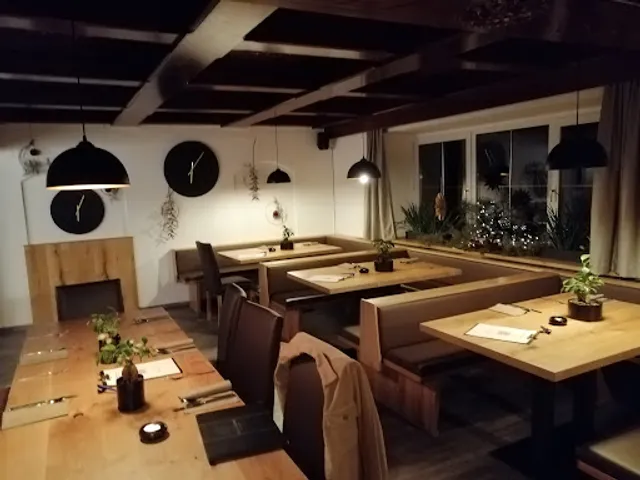 ROOM FIVE - BAR + RESTAURANT