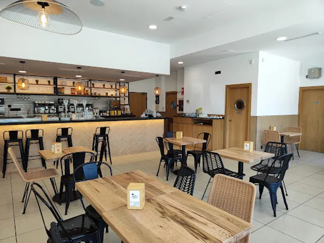 Los Reyunos. Pastelerías, Panaderías, Cafeterías - Casa Central.