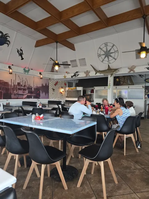 Mystic Lobster Roll Company