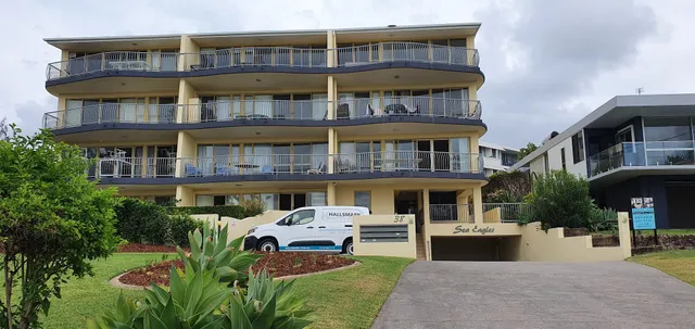 Sea Eagle Apartments