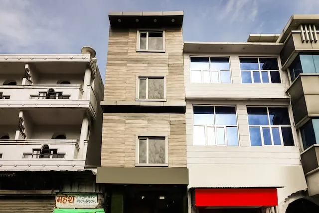 OYO 47944 Welcome Inn