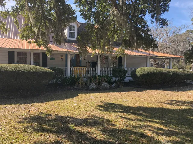 Cocora Home Decor + More