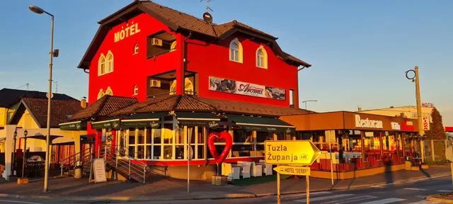 Villa Aroma Motel & Restoran