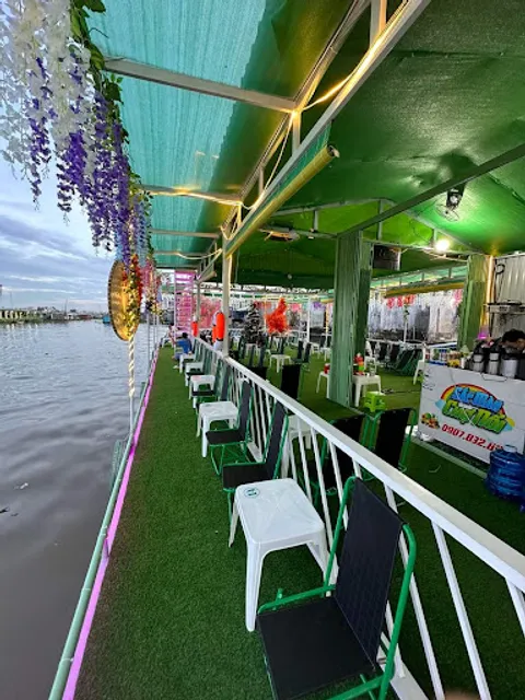 Coffee & Tea Sắc Màu Chợ Nổi