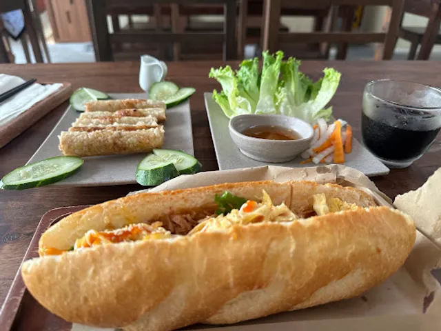2 Ladies Kitchen - Banh mi & coffee