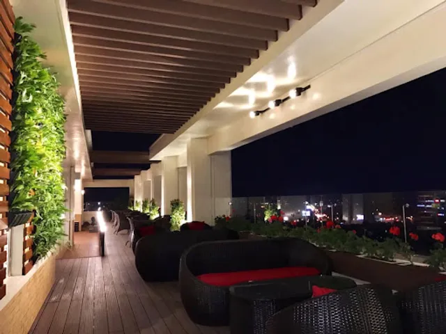 9 Rooftop Bar