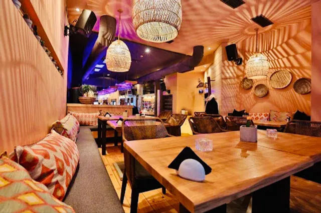 Mammo wine and food bar