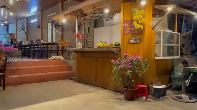 Mộc Quán Tả Van - Restaurant and Coffee Shop