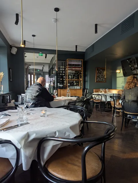 Restaurant Grand Bar & Grill