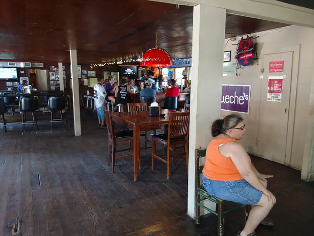 Bueche's Bar & Grill