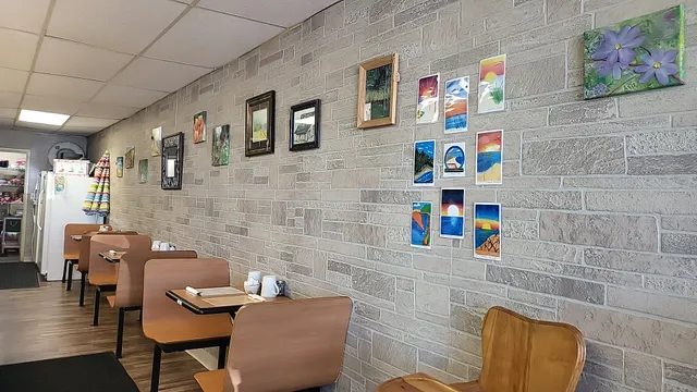 Molly’s Beach Walk Cafe