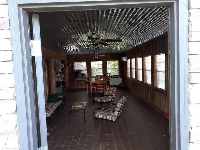 Green Gate Suites & Stables