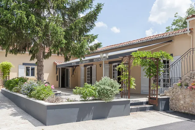 Logis Hôtel les Ombrages