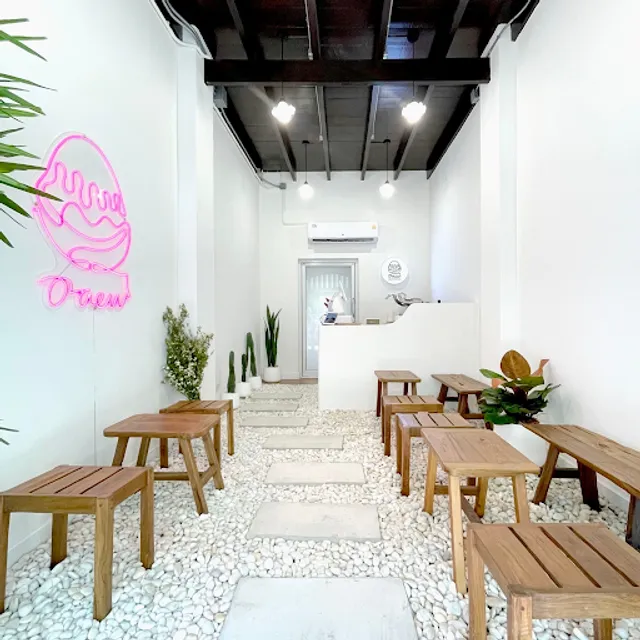 Oaew Cafe (โอ้เอ๋วคาเฟ่) ฟู้ดวิลล่า ราชพฤกษ์