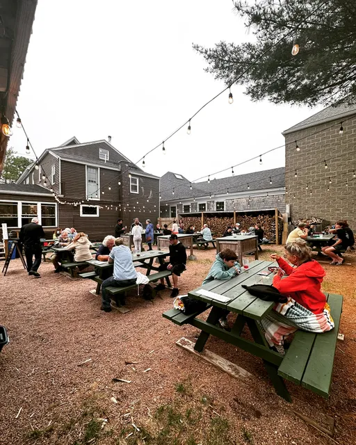 Harbor Yard Biergarten