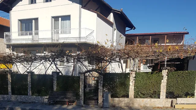 Guesthouse "Varbite" (The Willows)