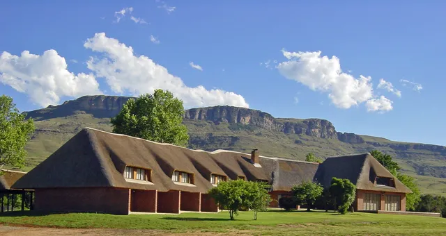 Silver Hill Lodge - Lodging & Camping, Kamberg