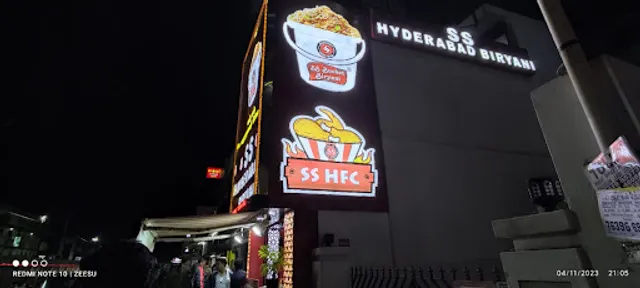 SS Hyderabad Biryani Rolls vs Kababs